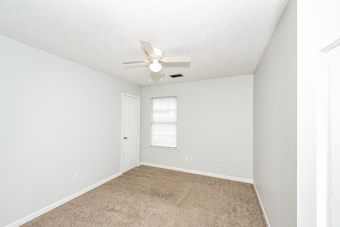 Building Photo - 205 E Waverly Pl Ct