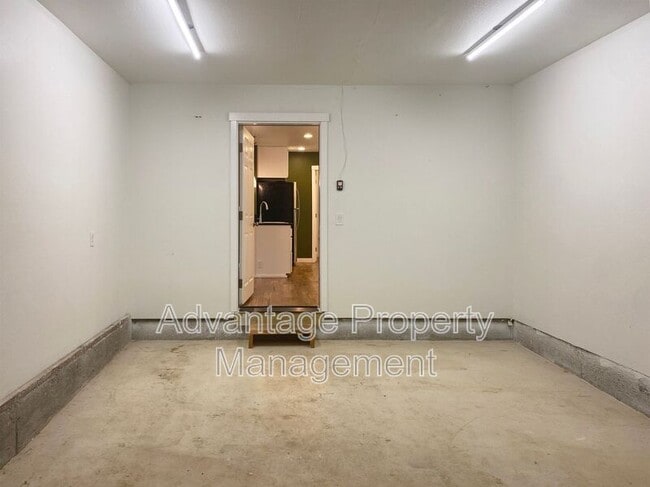 Building Photo - 1711 S 9th St