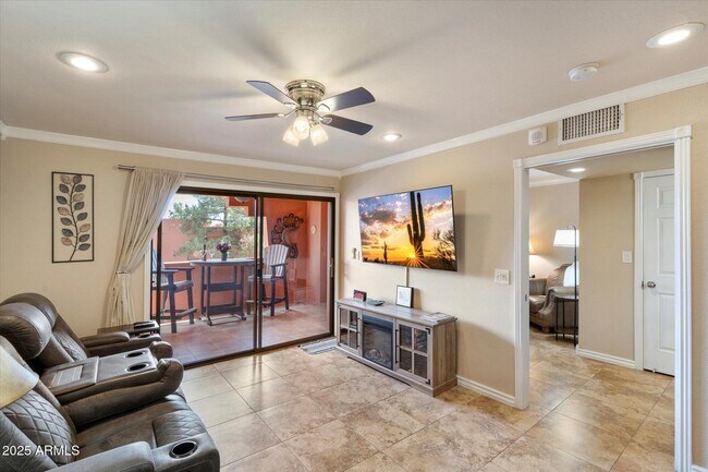 Building Photo - 4303 E Cactus Rd