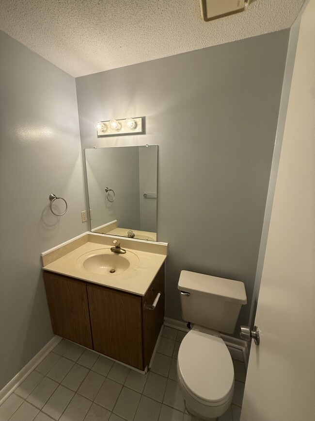 Building Photo - 131 Stonehedge Drive