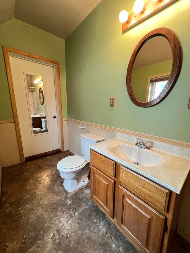 Building Photo - AVAILABLE JUNE - Large 3 Bedroom, 2 Bathroom Home in Billings Park