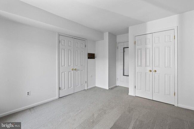 Building Photo - 707 Mountainview Dr