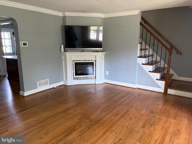 Building Photo - 1543 Cottage Ln