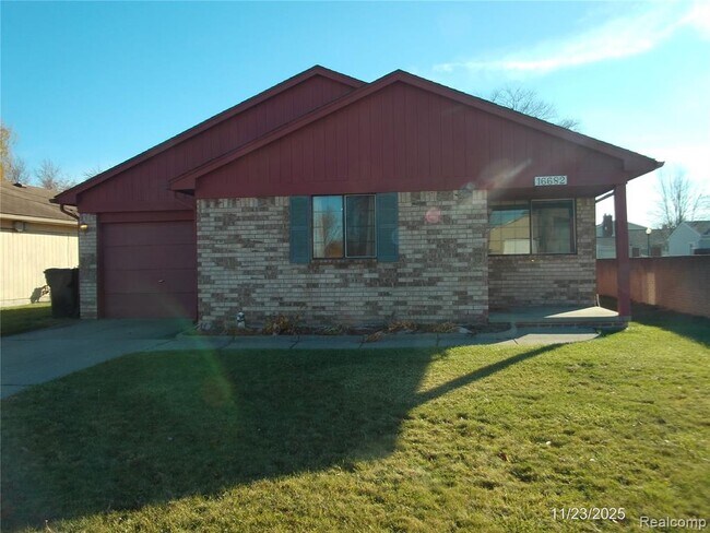 Primary Photo - 16682 Eastland St