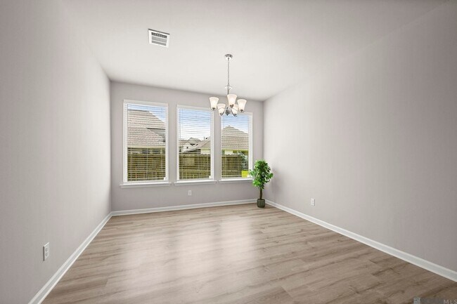Building Photo - 4422 Mendocino Way