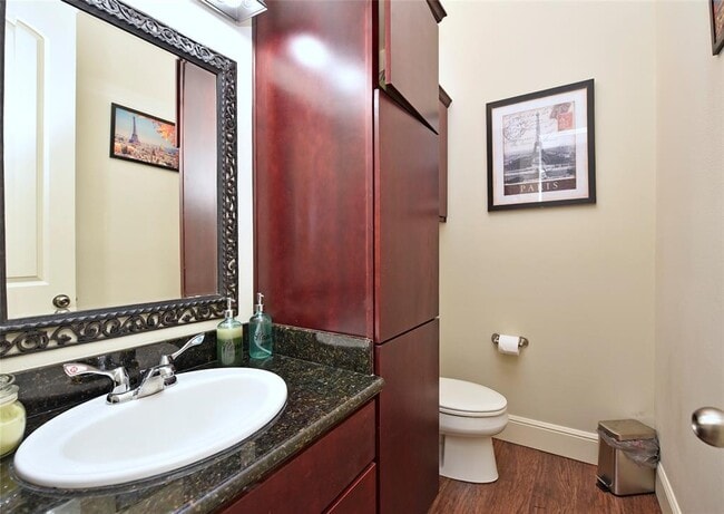 Building Photo - 12806 Willow Centre Dr