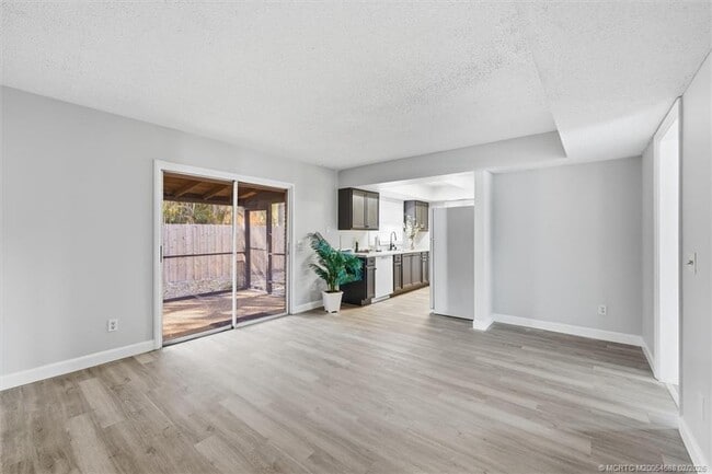 Building Photo - 2195 43rd Ave