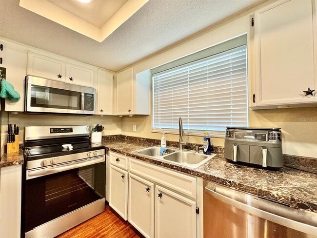 Building Photo - 8134 Winthrop Dr