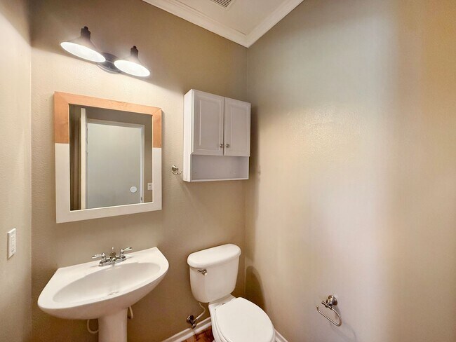Building Photo - Spacious 4BR/2.5BA Home in Otay Ranch – Av...
