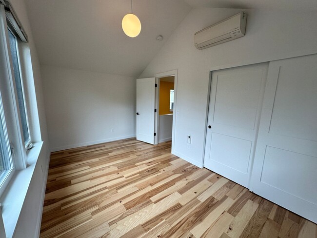 Building Photo - Brand New ADU in NE Portland!