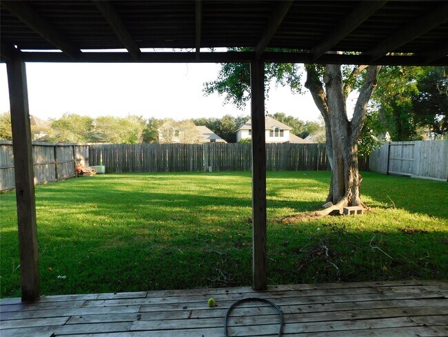 Building Photo - 3303 Rimrock Dr