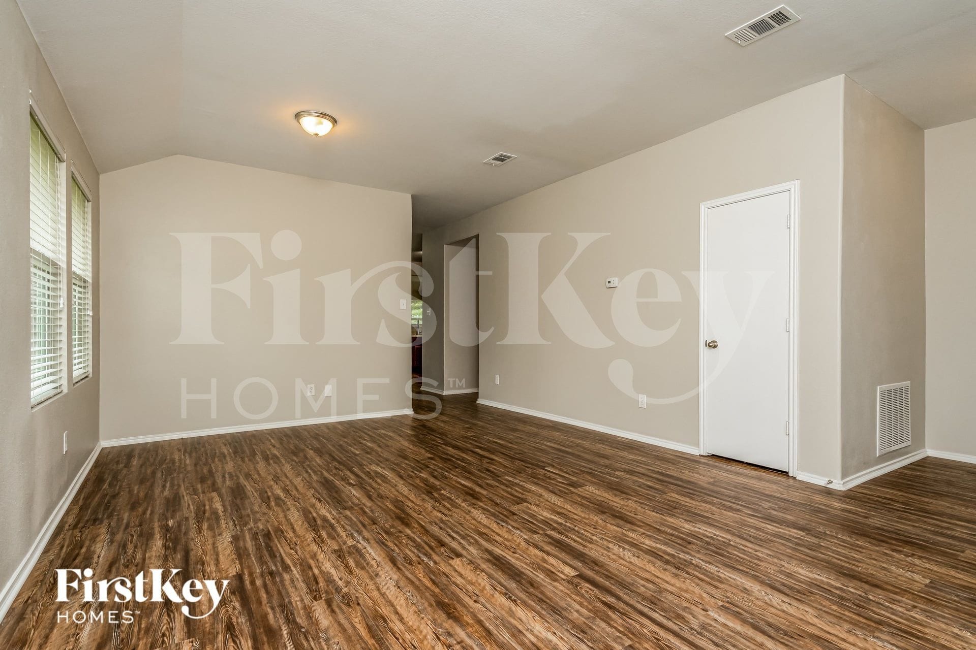 Building Photo - 3908 Windy Point Dr