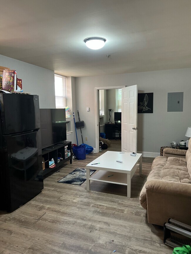 Building Photo - 1727 W Montgomery Ave