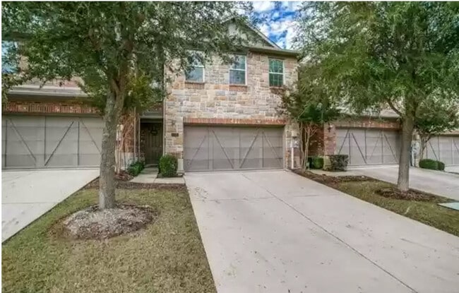 Primary Photo - 2249 Salado Dr
