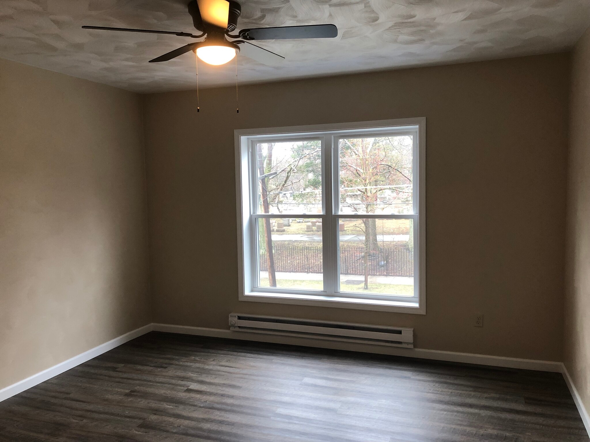 Front bedroom - 2124 Cherry St