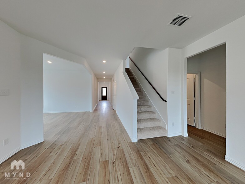 Building Photo - 7900 Green Heron Dr