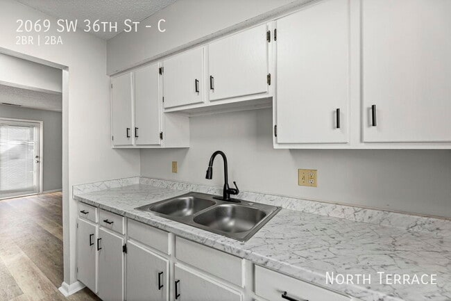 Building Photo - 2069 SW 36th St