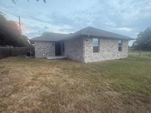 Building Photo - 1509 Lakeview Dr