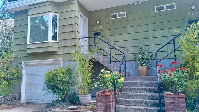 Building Photo - Great One Bedroom Unit Located In Multnoma...