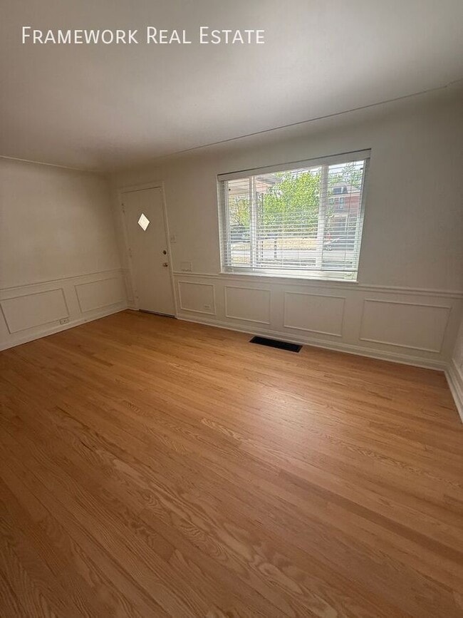 Building Photo - 2120 Irving St