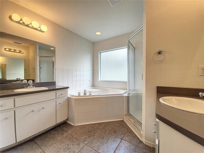 Building Photo - 603 Terranova Dr