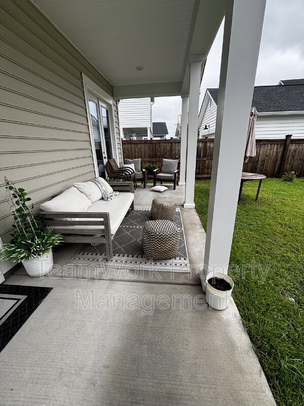 Building Photo - 214 Narrowleaf Ave