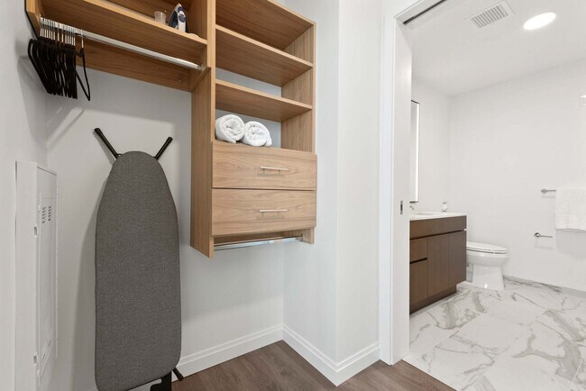 Building Photo - 1000 S Michigan Ave