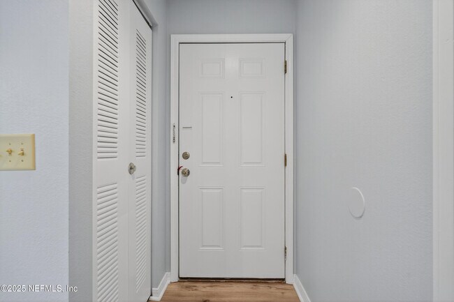 Building Photo - 10200 Belle Rive Blvd