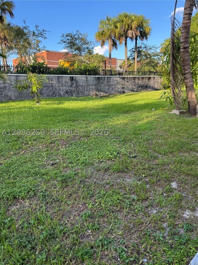 Building Photo - 6027 SW 36th Ct