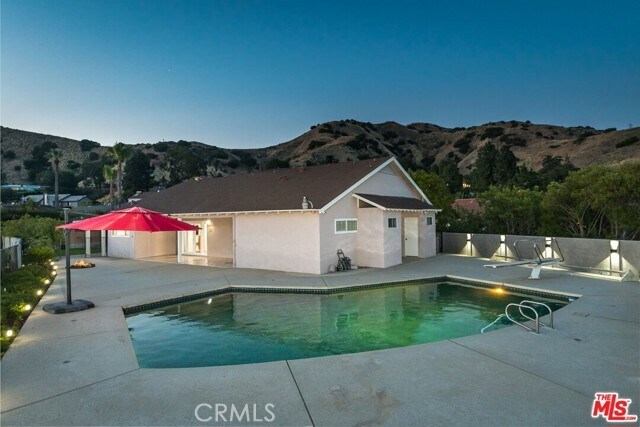 Building Photo - 8471 Vine Valley Dr