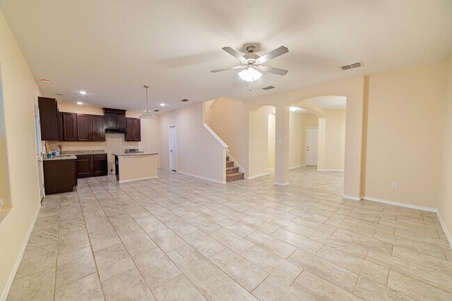 Building Photo - 3305 Charolais Dr