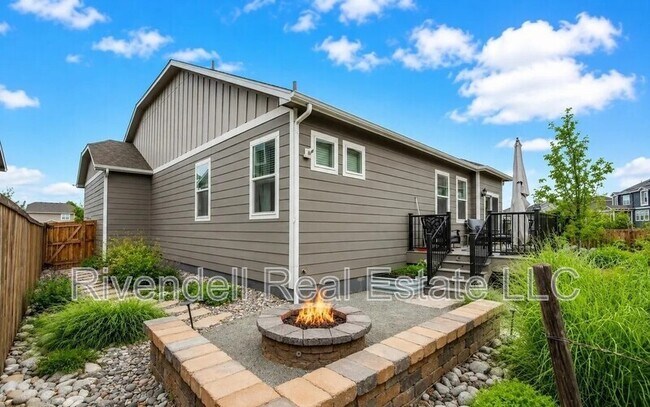 Building Photo - 13998 Shasta Daisy St