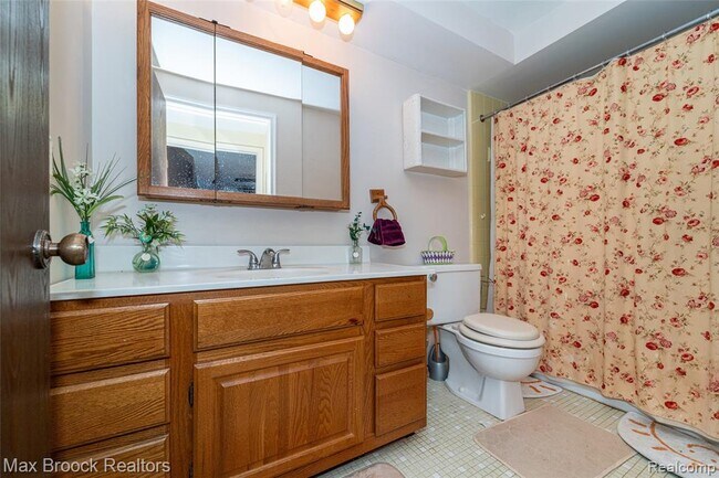 Building Photo - 862 Yorktown Ct