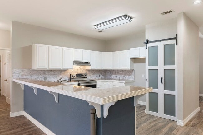 Building Photo - 13942 Longstreet Rd