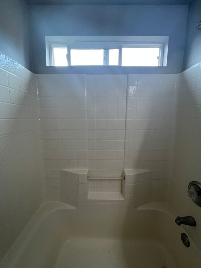 Building Photo - 4 Bedroom 2 Bath Home in Northwest Boise available soon!