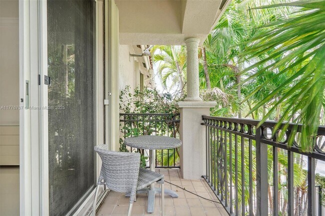 Building Photo - 1382 Harbor View W