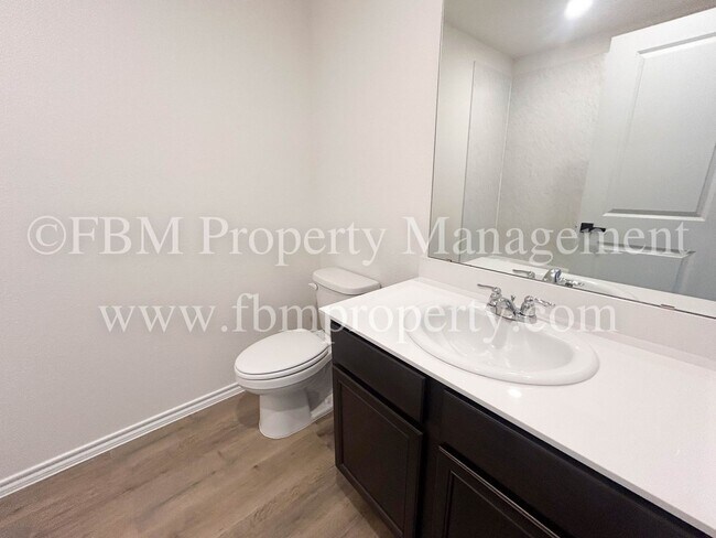 Building Photo - 935 Keystone Ct