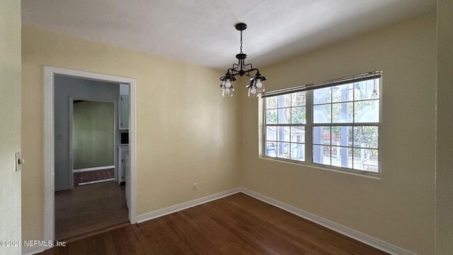 Building Photo - 2836 Ionic Ave