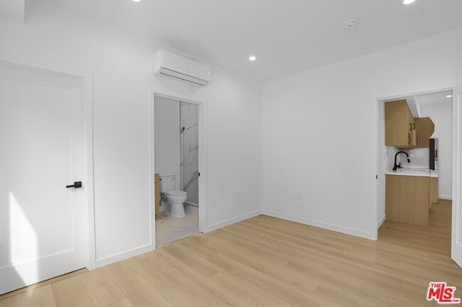 Building Photo - 10826 1/4 Hesby St