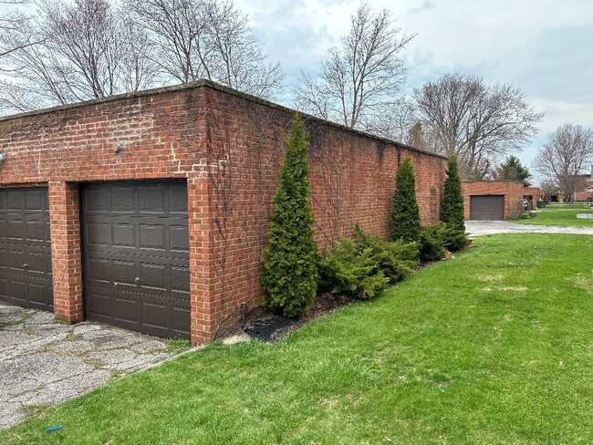 Building Photo - 2824 Wooster Rd
