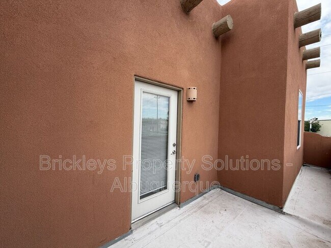 Building Photo - 1612 3rd St SW