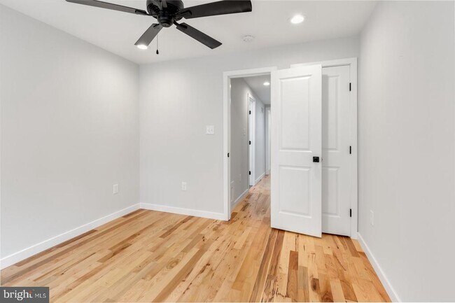 Building Photo - 2039 E Letterly St