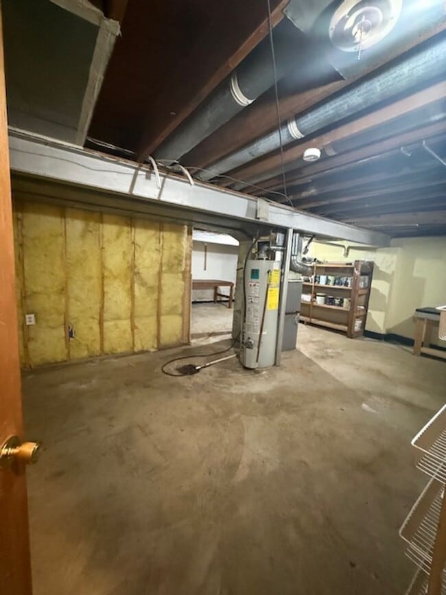 Building Photo - 2125 Brentwood Dr