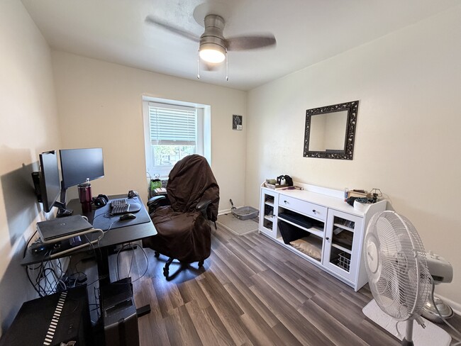 Building Photo - 3327 Lakecrest Rd