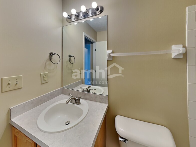 Building Photo - 392 Old Ivory Ct