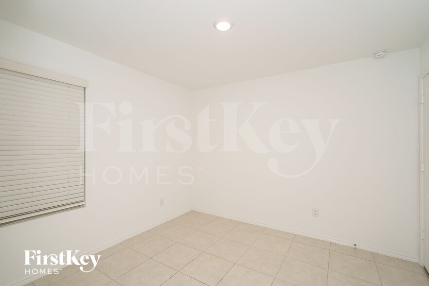 Building Photo - 14841 Firerock Rd