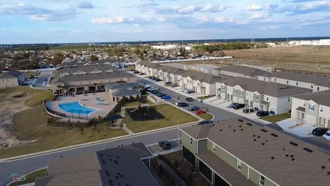 Building Photo - 1635 Thicket Ave