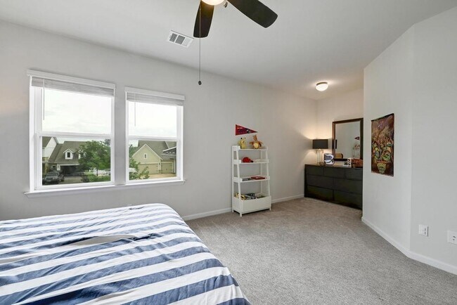 Building Photo - 249 Townes Ct