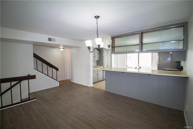 Building Photo - 6204 1/2 Shoup Avenue, Los Angeles, CA 913...