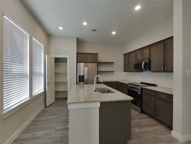 Building Photo - 22809 Terrazzo Dr